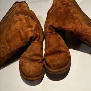 Women’s Ugg zip up boots